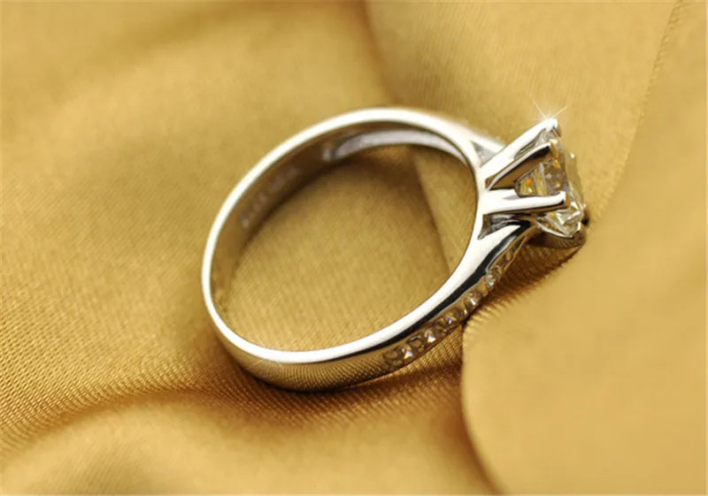 Lia Love – Silver Ring with Stone