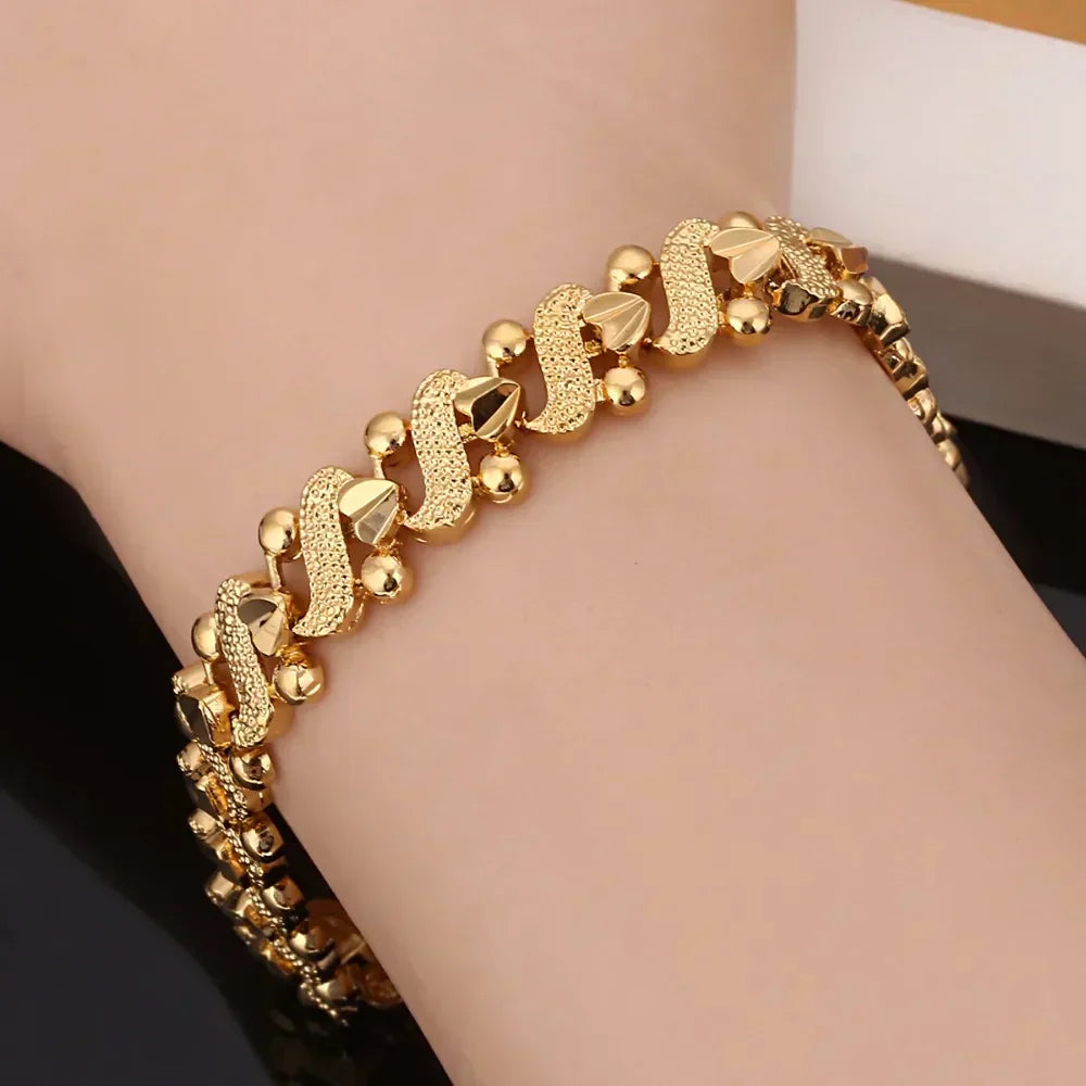 Luxus-Armreif „Herzgold“ – 24K vergoldet, Unisex