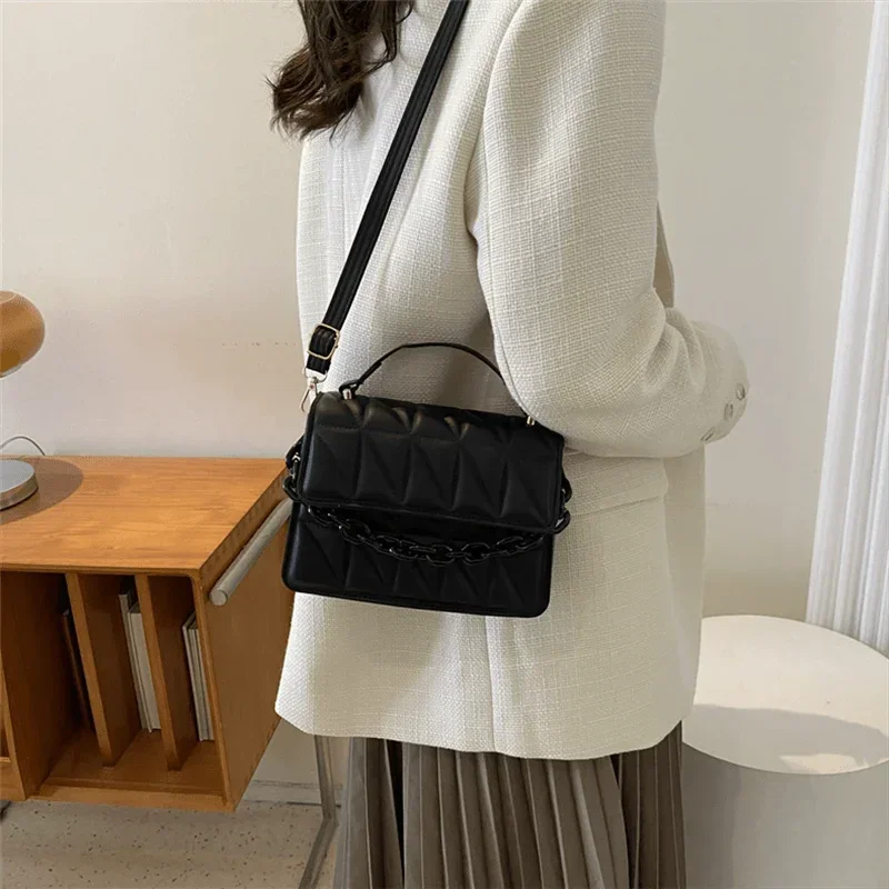 Mini Stepp-Tasche für Damen – Crossbody Bag mit Magnetverschluss und verstellbarem Schulterriemen