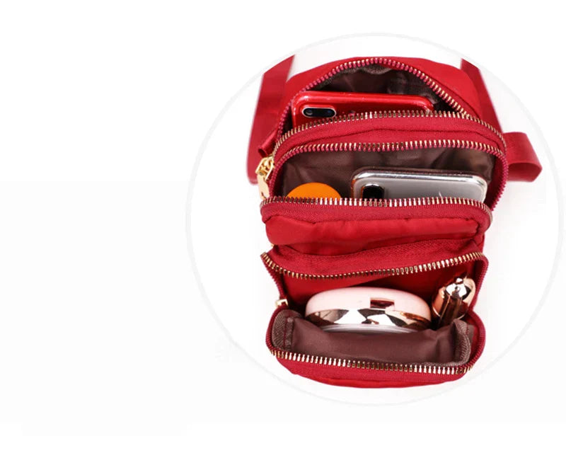 Kompakte Crossbody Handtasche Lederoptik mit Reißverschluss mit