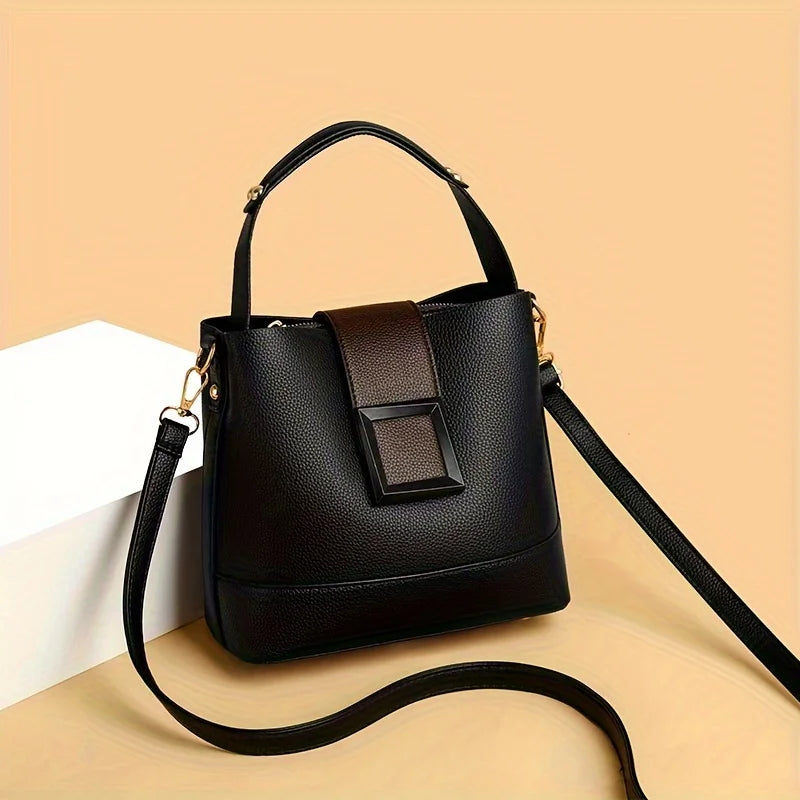Elegant crossbody handbag in leather look with zip fastener with