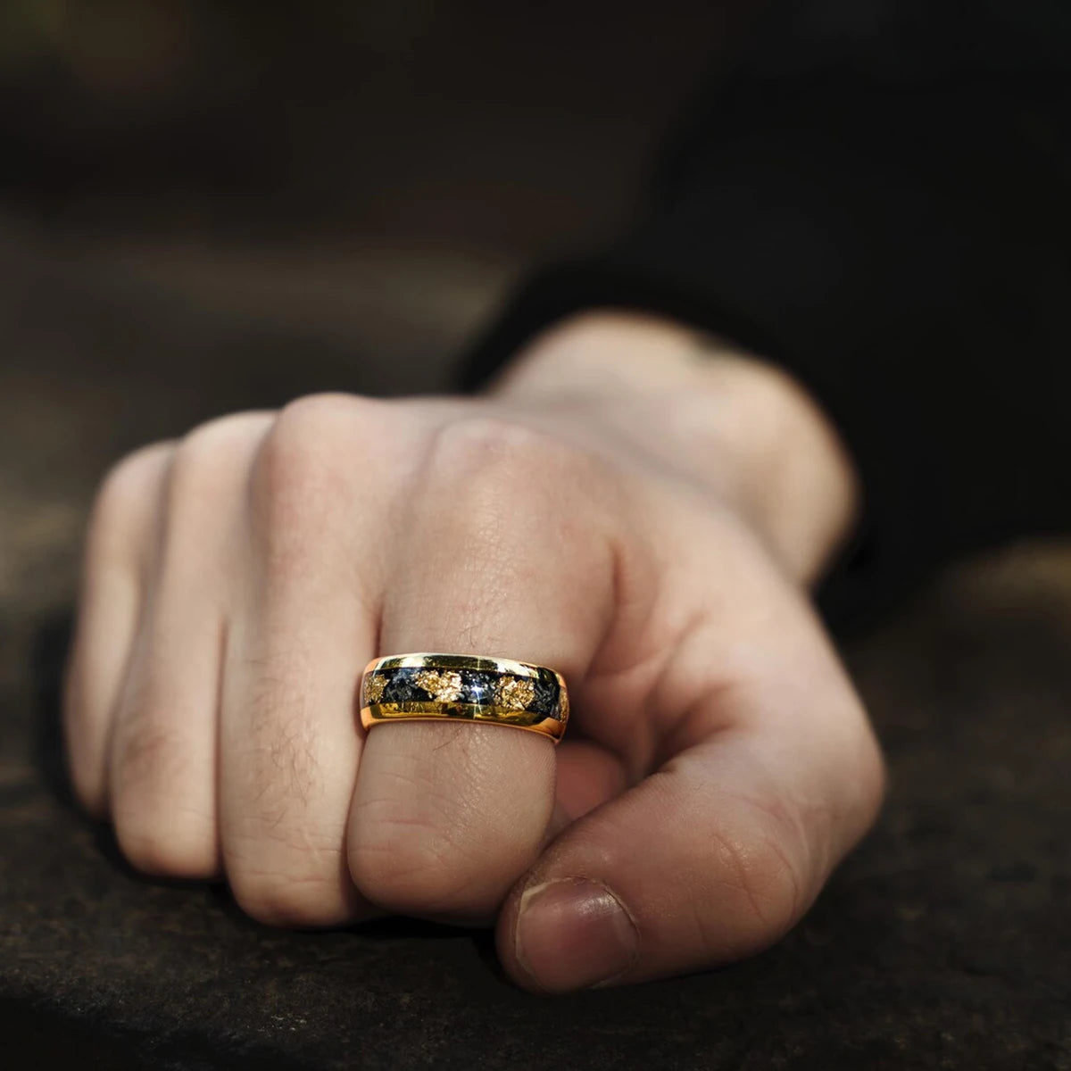 Tungsten Herrenring mit Meteorit & Goldblatt