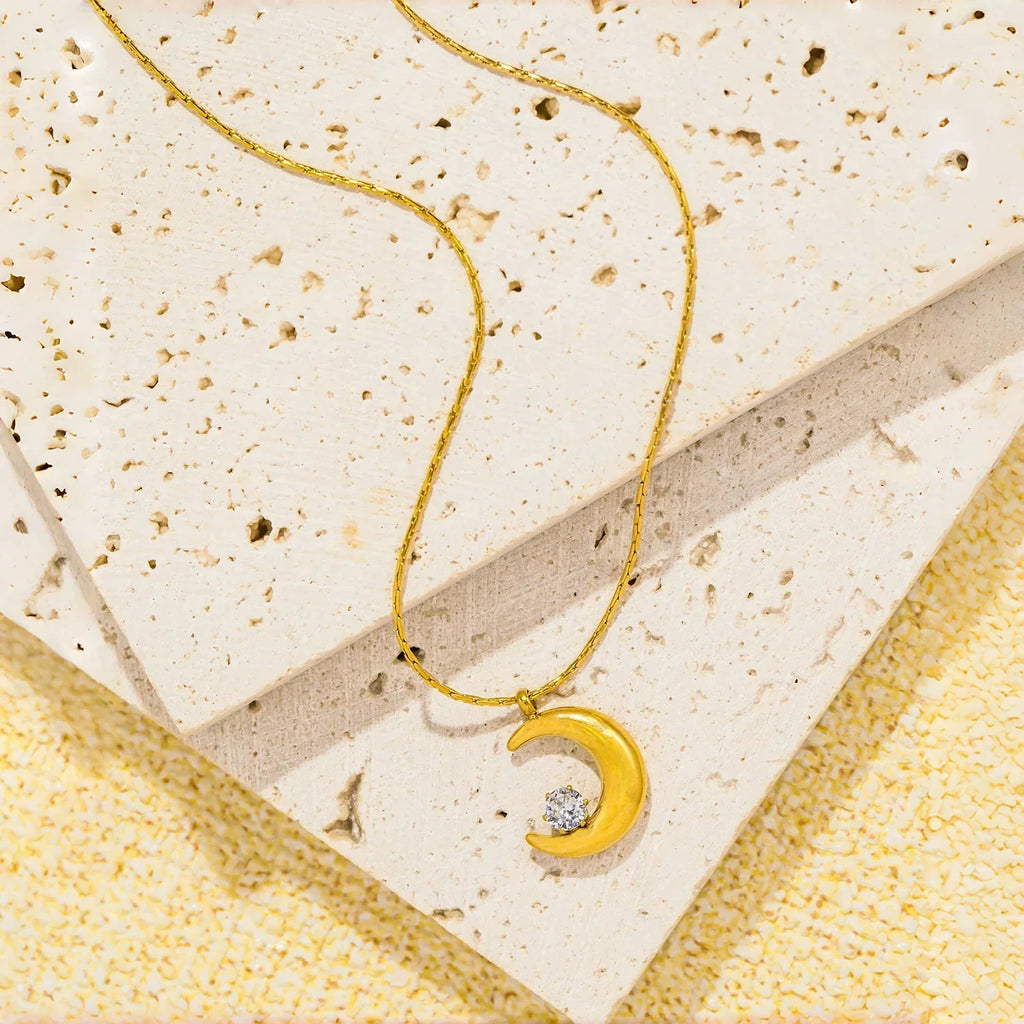 UHBINYCA Personality Geometric Moon Sparkling Zirconia Necklace Trendy Crescent Pendant Jewelry Women Vacation Choker Gifts