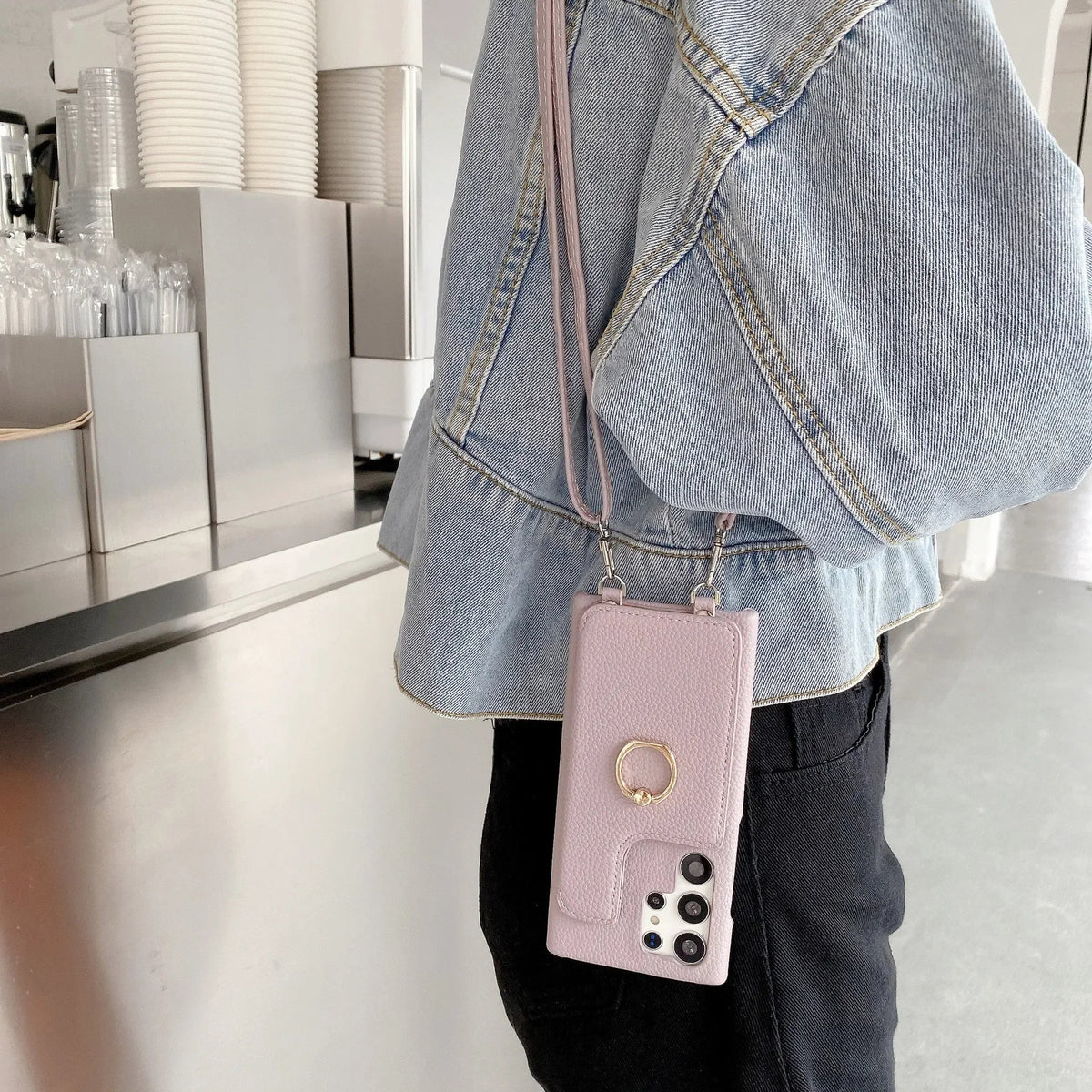 Elegant shoulder bag with zipper