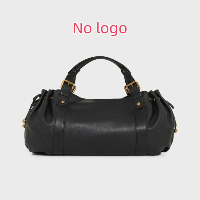 Practical Shopper in Leather Look with Zipper and Inner Pockets