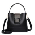 Elegant crossbody handbag in leather look with zip fastener with