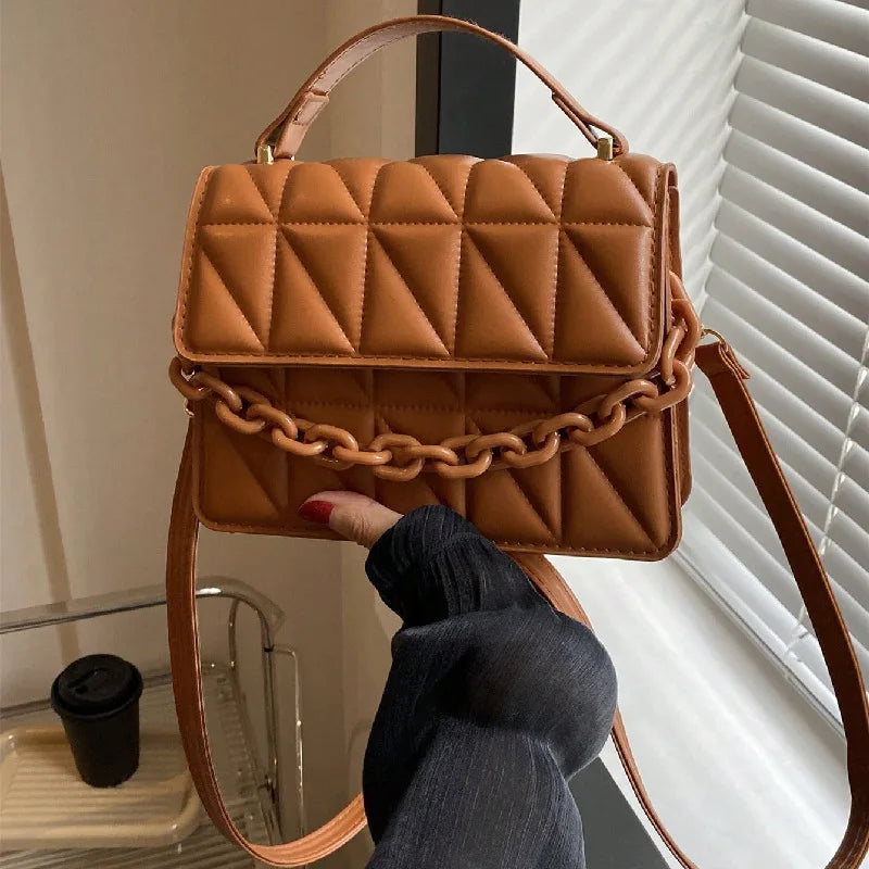 Mini Stepp-Tasche für Damen – Crossbody Bag mit Magnetverschluss und verstellbarem Schulterriemen